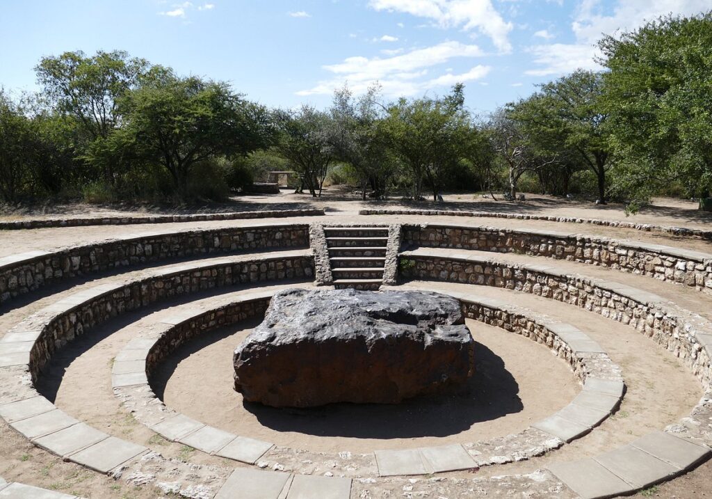 découvrez grootfontein, une charmante ville en namibie, offrant un mélange unique de culture, d'histoire et de paysages naturels époustouflants. explorez ses attractions locales, sa faune diversifiée et ses activités en plein air dans cette destination incontournable.