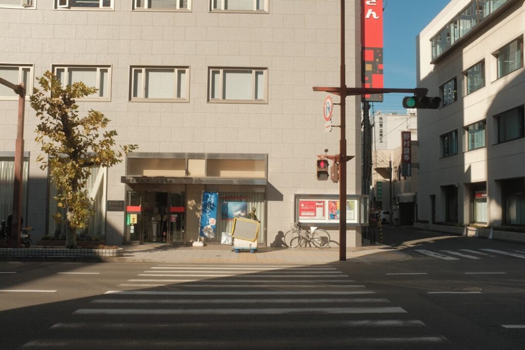 découvrez oshikango, une ville dynamique située à la frontière entre la namibie et l'angola, réputée pour son commerce transfrontalier, ses marchés animés et ses diverses opportunités économiques.